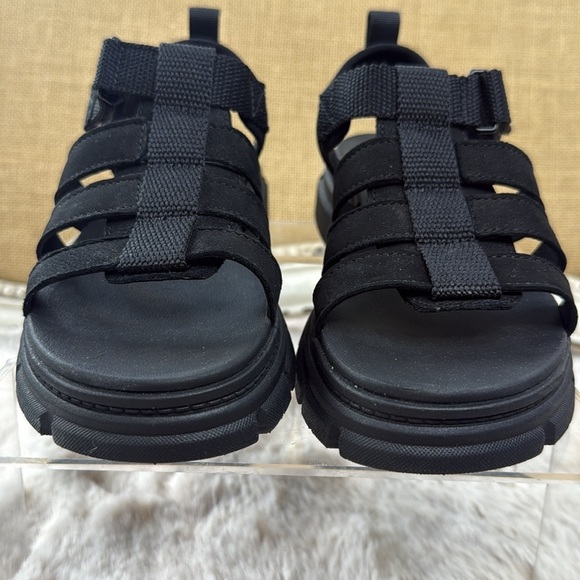 UGG | Ashton Sandal in Black, Size 2, NWT - Picture 11 of 16